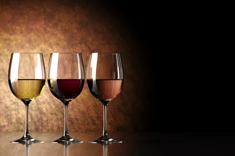 Explained: Main Reasons Why Wine Glasses Have (Long) Stems