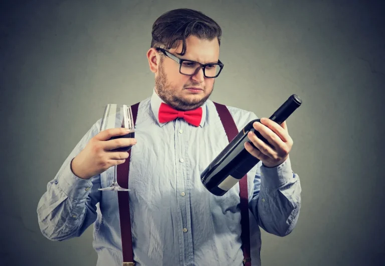 7 Common Reasons Why Your Wine Turns Brown & How to Fix It